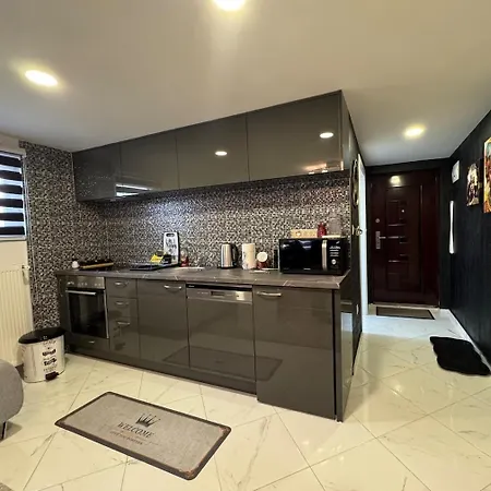 Modern 2bdr Bentbasa With Free Parking In Old Town *