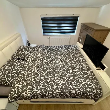 Modern 2bdr Bentbasa With Free Parking In Old Town 아파트 *