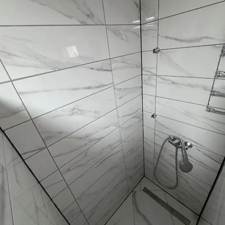 Modern 2bdr Bentbasa With Free Parking In Old Town 아파트 *