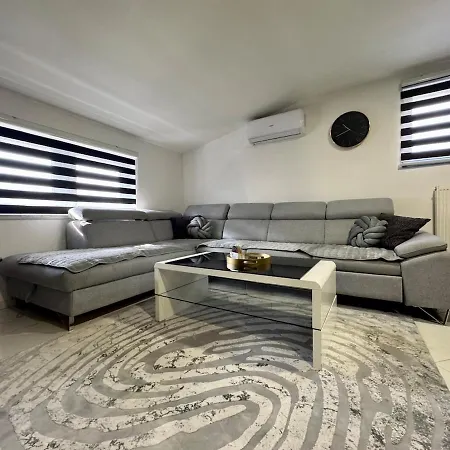 Modern 2bdr Bentbasa With Free Parking In Old Town